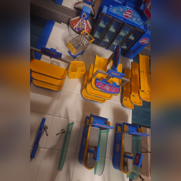 MiniBrands MiniMart Playset BUILT & will ship either way - Picture 6 of 13